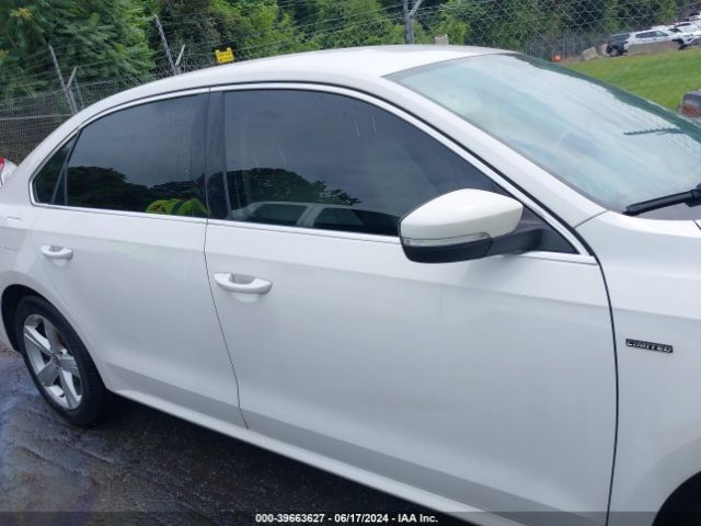 1VWAT7A36FC116031 Volkswagen Passat 1.8t Limited Edition