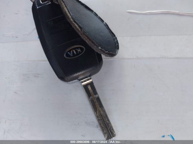KNDJN2A29K7676233 KIA Soul