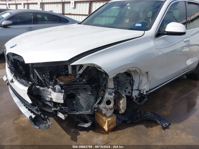 5UXCR4C06N9J19596 BMW X5 Sdrive40i