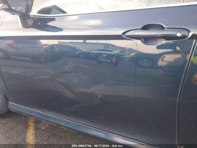 4T1B21HKXKU511995 Toyota Camry Hybrid Xle