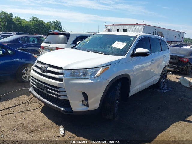 Toyota Highlander Le Plus 2017 5TDBZRFH2HS420478 Image 2