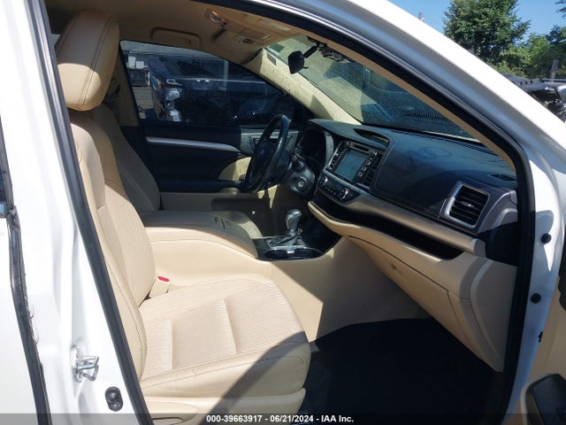 Toyota Highlander Le Plus 2017 5TDBZRFH2HS420478 Image 5
