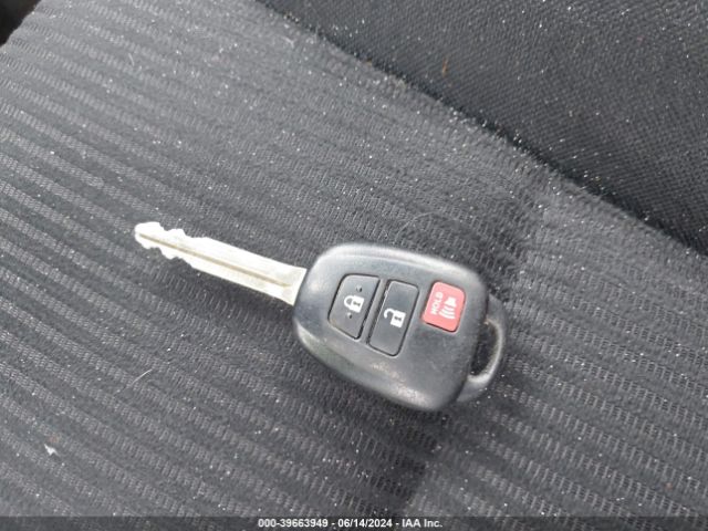 JTMBFREV9HJ707751 Toyota RAV4 LE