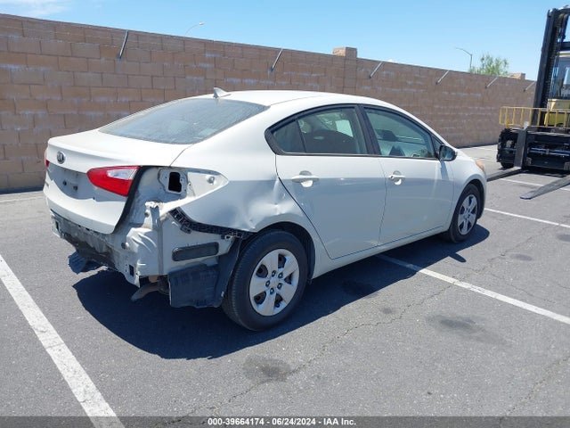 KIA FORTE LX 2015 KNAFK4A65F5399074 Image 4