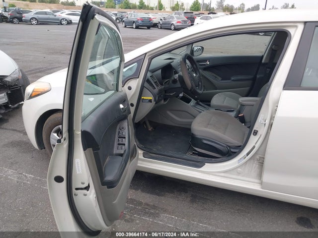 KIA FORTE LX 2015 KNAFK4A65F5399074 Image 5