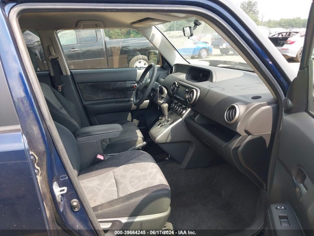 JTLZE4FE1FJ071847 Scion XB