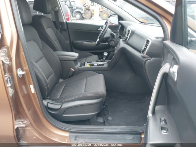 KNDPMCAC7H7085421 KIA Sportage Lx