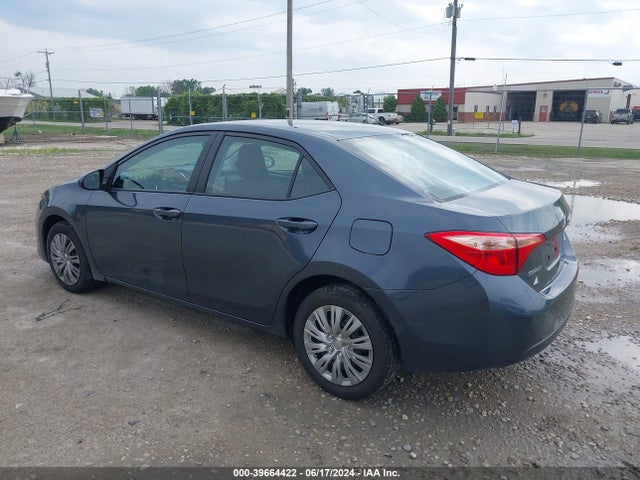 Toyota COROLLA LE 2018 2T1BURHE6JC036171 Image 3