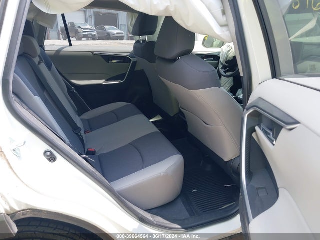 Toyota Rav4 Xle 2019 JTMP1RFV4KJ004567 Image 8