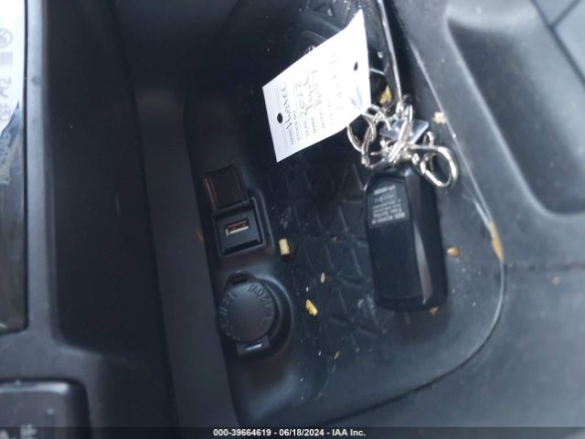 2T3P1RFV0NC275889 Toyota Rav4 Xle