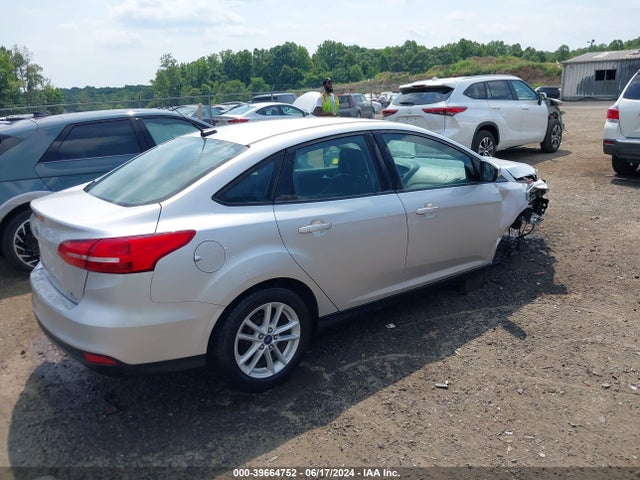 Ford FOCUS SE 2015 1FADP3F20FL333707 Image 4