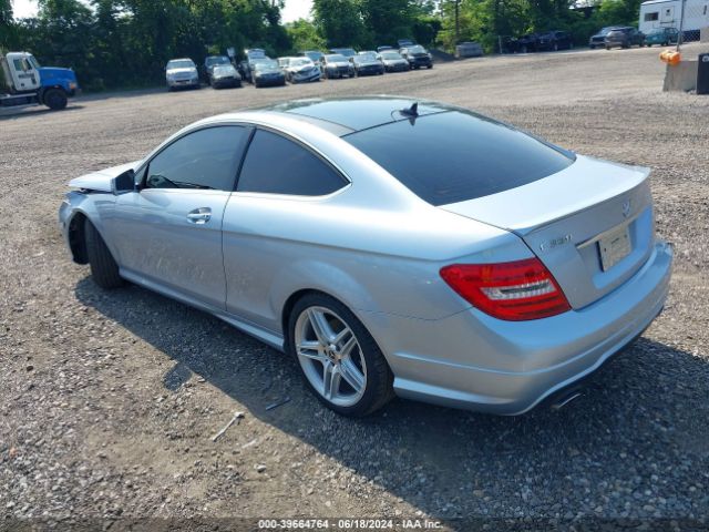 2013 MERCEDES-BENZ C 350 WDDGJ5HB5DF952659 Photo 2