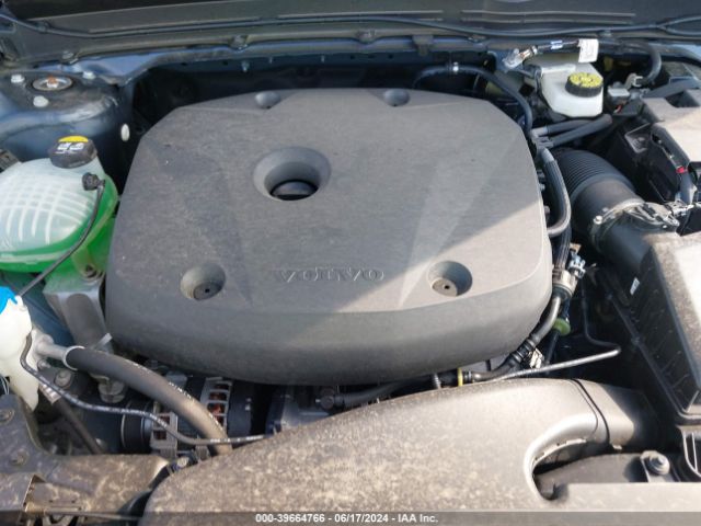 YV4162UM8N2784528 Volvo Xc40 T5 R-design