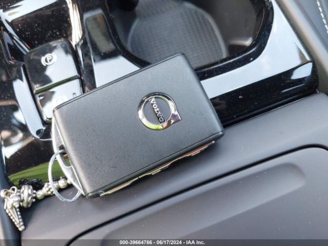 YV4162UM8N2784528 Volvo Xc40 T5 R-design