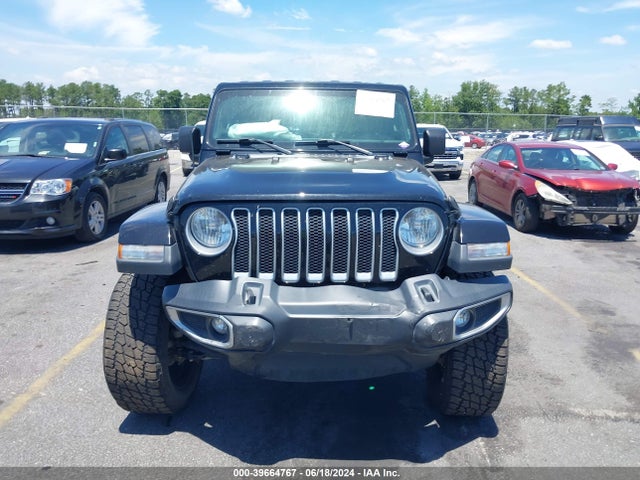 1C4HJXEG8JW303251 Jeep Wrangler Unlimited Sahara 4x4