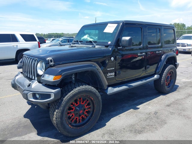 1C4HJXEG8JW303251 Jeep Wrangler Unlimited Sahara 4x4