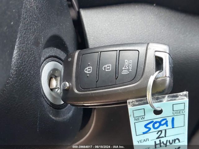 KMHRC8A37MU125108 Hyundai Venue Sel