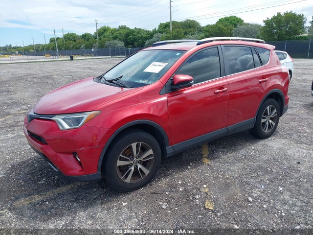 Toyota Rav4 Xle 2017 JTMWFREV2HJ145399 Image 2