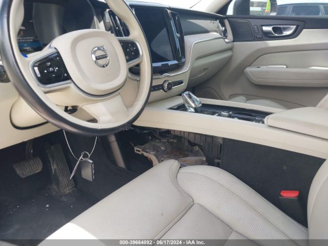 YV4L12DL9N1050002 Volvo Xc60 B5 Inscription