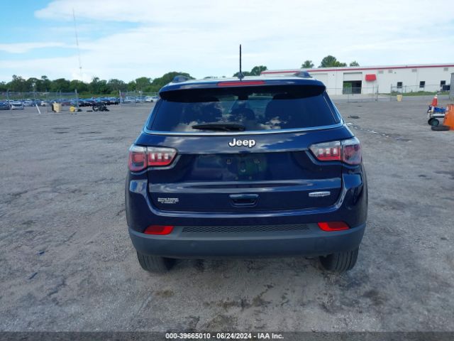 3C4NJCBB0JT272488 Jeep Compass Latitude Fwd