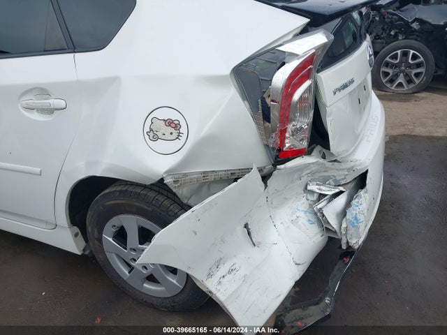 Toyota Prius Three 2014 JTDKN3DU1E0375167 Image 6