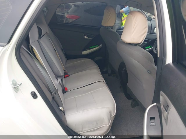 Toyota Prius Three 2014 JTDKN3DU1E0375167 Image 8