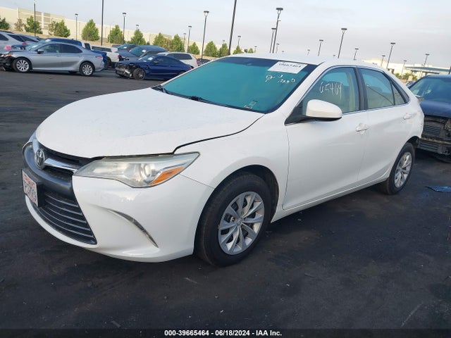 Toyota CAMRY LE 2016 4T4BF1FK1GR531203 Image 2