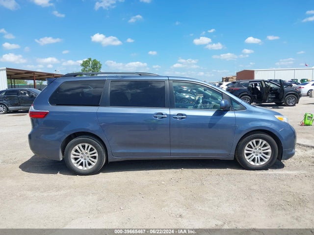 Toyota Sienna Xle 8 Passenger 2015 5TDYK3DC6FS650332 Image 13