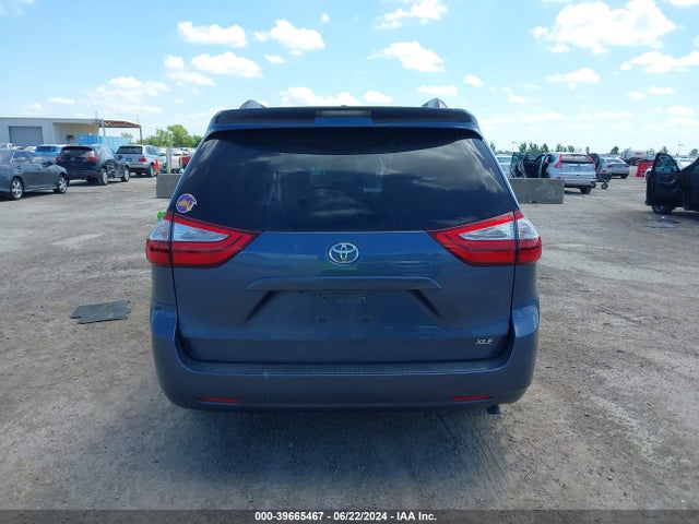 Toyota Sienna Xle 8 Passenger 2015 5TDYK3DC6FS650332 Image 16