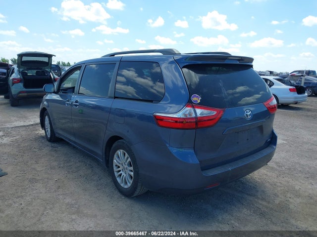 Toyota Sienna Xle 8 Passenger 2015 5TDYK3DC6FS650332 Image 3