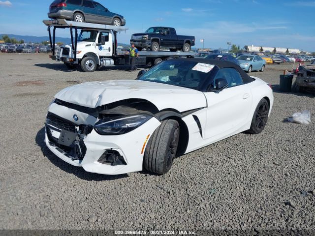 2023 BMW Z4 WBAHF9C02PWY14740 Photo 1