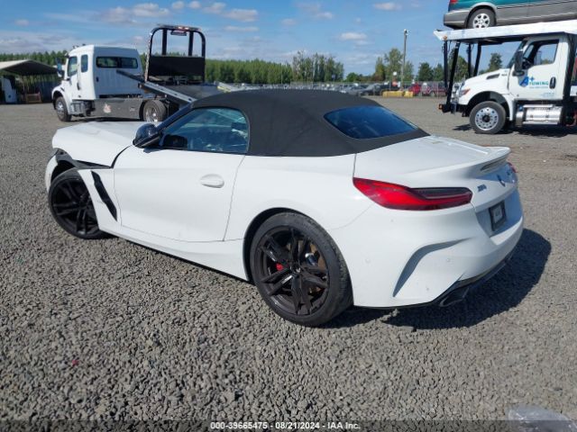 2023 BMW Z4 WBAHF9C02PWY14740 Photo 2