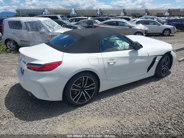 2023 BMW Z4 WBAHF9C02PWY14740 Photo 3