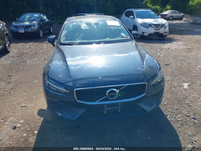 7JRA22TK8KG004798 Volvo S60 T6 Momentum