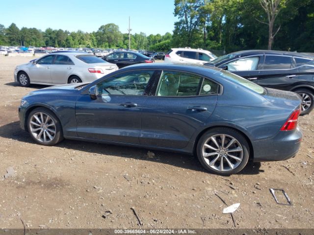 7JRA22TK8KG004798 Volvo S60 T6 Momentum