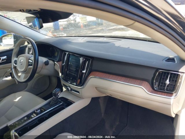 7JRA22TK8KG004798 Volvo S60 T6 Momentum