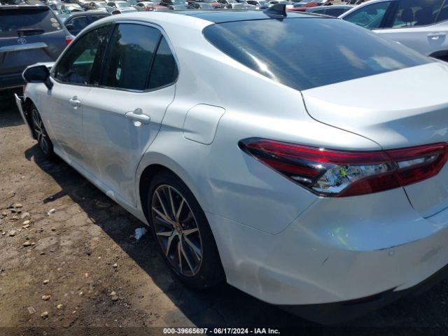 4T1F11AK3NU033793 Toyota CAMRY XLE