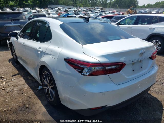 4T1F11AK3NU033793 Toyota CAMRY XLE