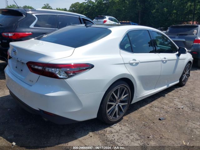 4T1F11AK3NU033793 Toyota CAMRY XLE