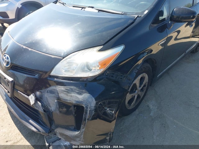 Toyota Prius Two 2014 JTDKN3DUXE1746272 Image 6