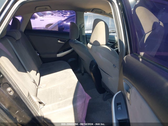 Toyota Prius Two 2014 JTDKN3DUXE1746272 Image 8