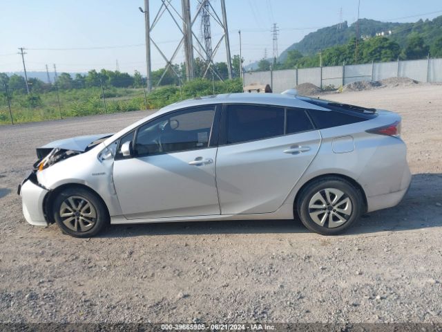 JTDKARFU2H3034620 Toyota Prius Four