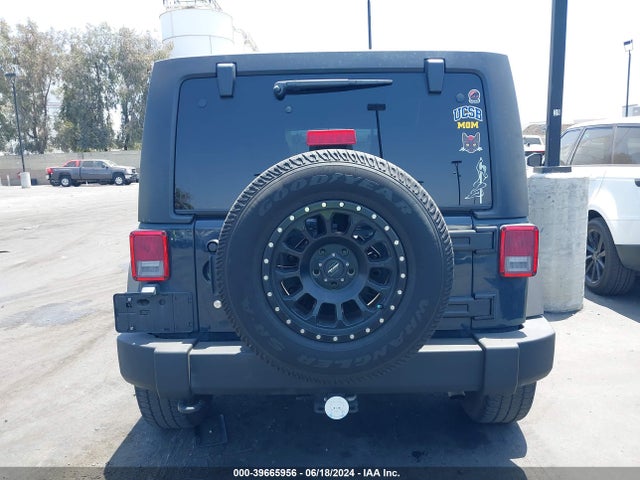 1C4BJWDG8JL894488 Jeep Wrangler Jk Unlimited Sport S 4x4