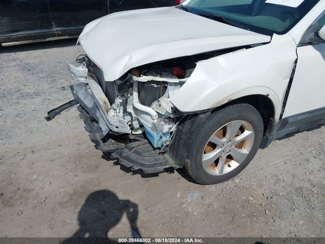 Subaru Outback 2.5i Limited 2014 4S4BRBLC3E3327820 Image 13