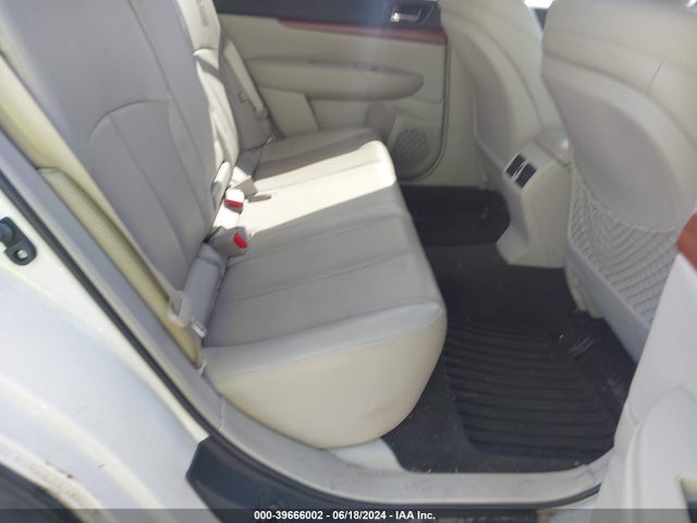 Subaru Outback 2.5i Limited 2014 4S4BRBLC3E3327820 Image 8