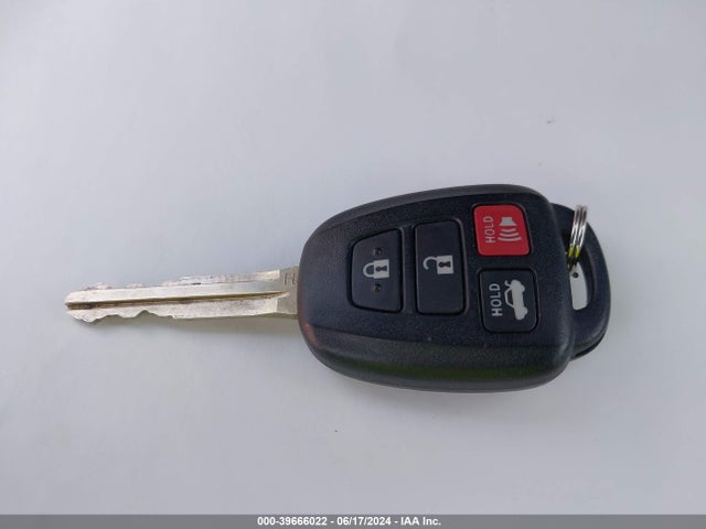 Toyota COROLLA LE 2016 2T1BURHE2GC614582 Image 11
