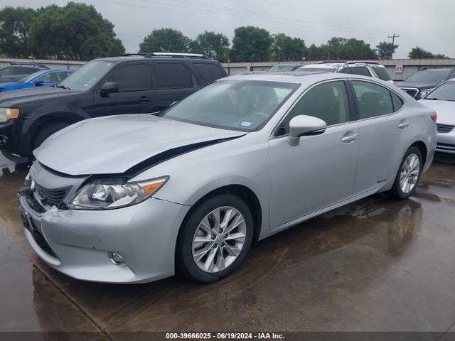 Lexus ES 300H 2014 JTHBW1GG3E2066102 Image 2