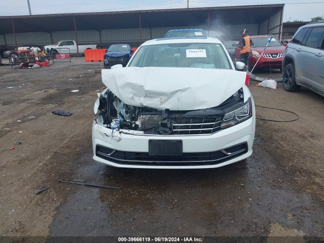 1VWLA7A3XKC005796 Volkswagen Passat 2.0t Wolfsburg Edition