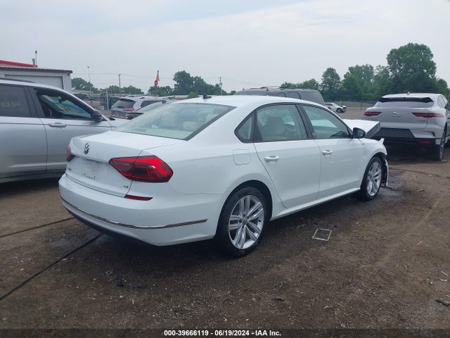 1VWLA7A3XKC005796 Volkswagen Passat 2.0t Wolfsburg Edition