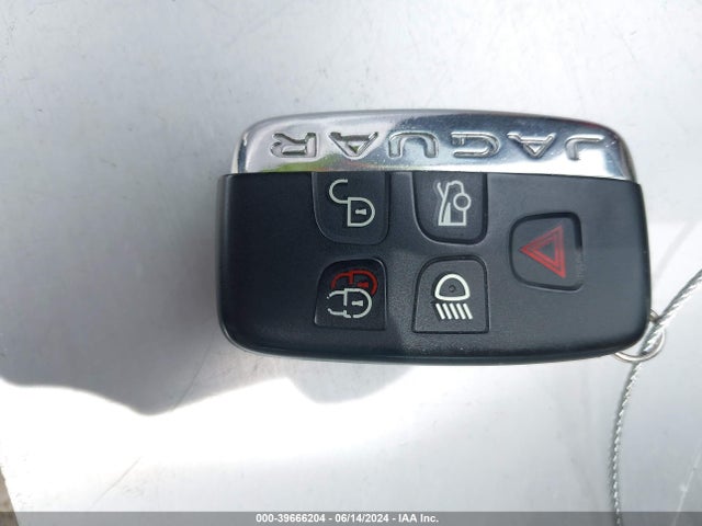 2017 JAGUAR XE SAJAE4BGXHA957864 Photo 10